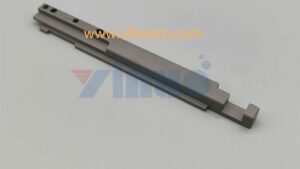 PN 47164101 ROCKER GUIDE, RIGHT