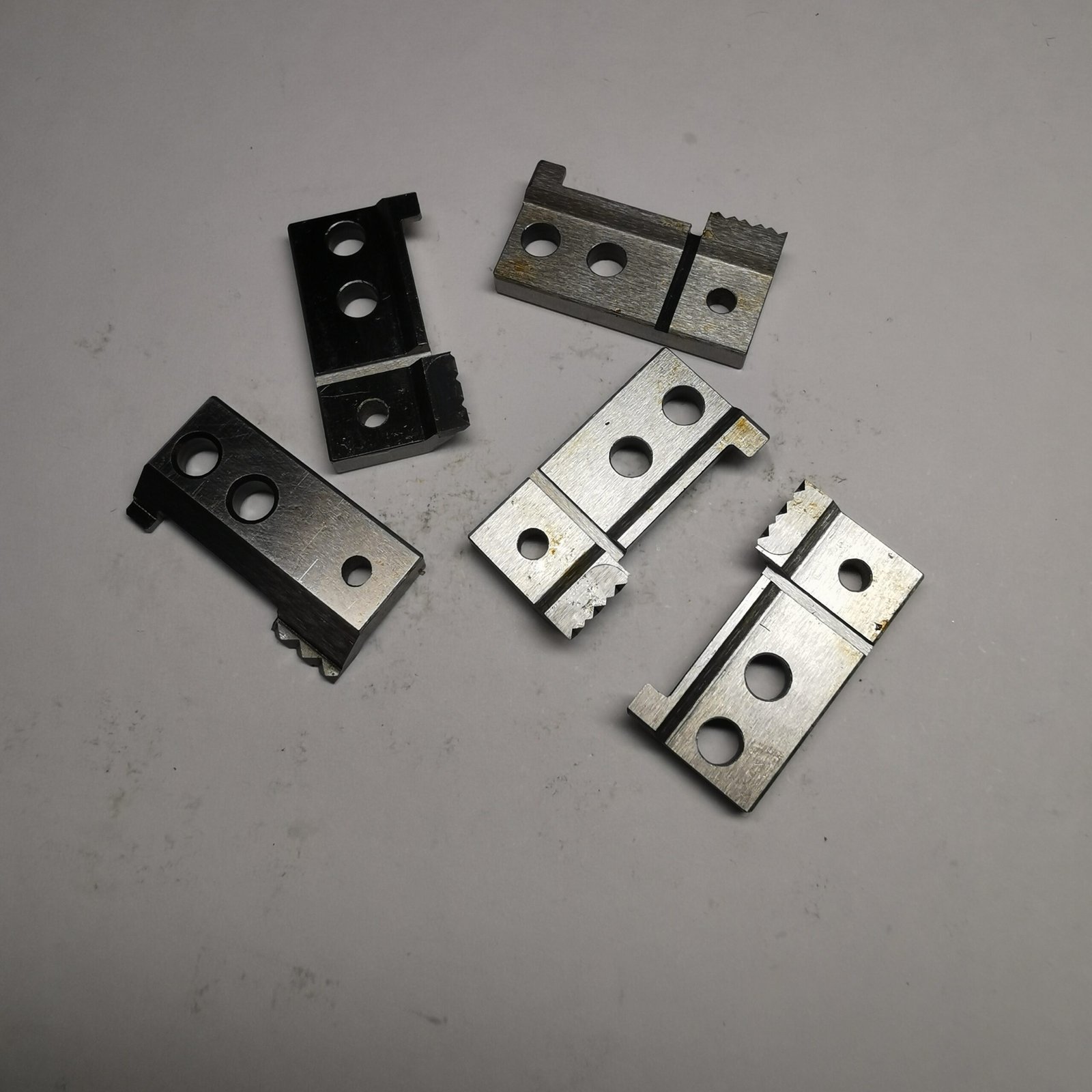 X01A13035G1 (5) LEAD CUTTERA N210056251AA
